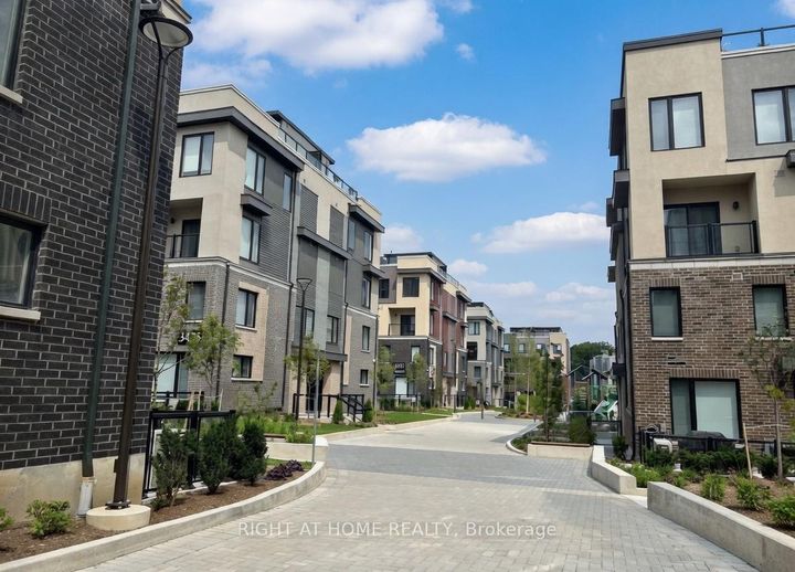 Photo 25 at 31 - 3409 Ridgeway Drive, Erin Mills, Mississauga