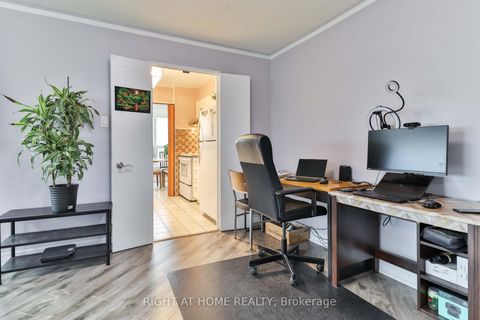 Photo 3 at 1609 - 410 Mclevin Avenue, Malvern, Toronto