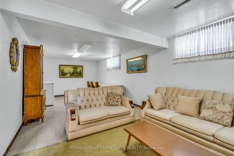 Photo 20 at 141 Harding Avenue, Amesbury, Toronto