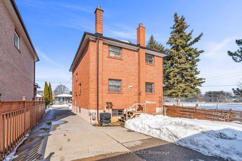 Photo 26 at 141 Harding Avenue, Amesbury, Toronto