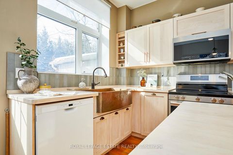 Photo 12 at 146 Ashdale Avenue, Coxwell, Toronto