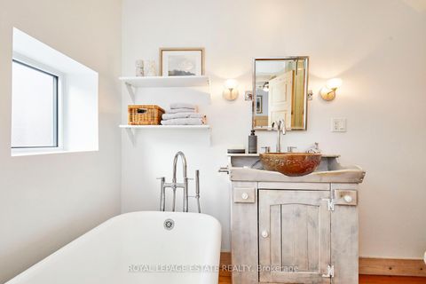 Photo 20 at 146 Ashdale Avenue, Coxwell, Toronto