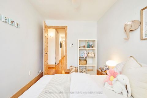 Photo 25 at 146 Ashdale Avenue, Coxwell, Toronto