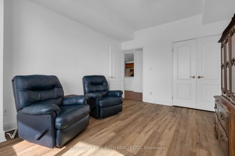 Photo 17 at 1402 - 2 Toronto Street, City Centre, Barrie