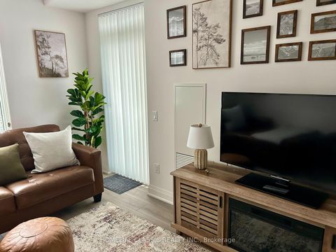 Photo 4 at 10 Gatineau Drive, Beverley Glen, Vaughan