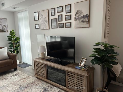 Photo 5 at 10 Gatineau Drive, Beverley Glen, Vaughan