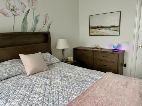 Photo 9 at 10 Gatineau Drive, Beverley Glen, Vaughan