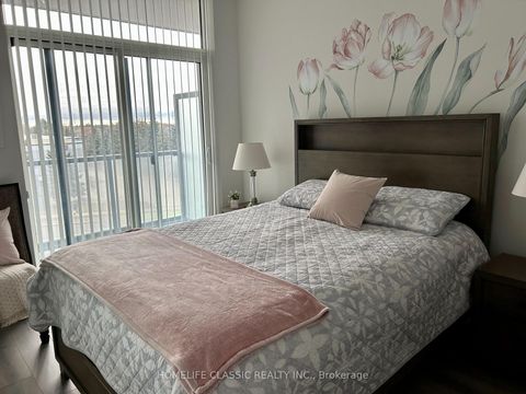 Photo 10 at 10 Gatineau Drive, Beverley Glen, Vaughan