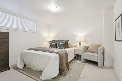 Photo 3 at 59 Kenneth Wood Crescent, Newtonbrook East, Toronto