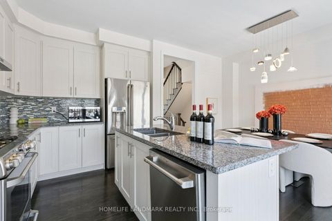 Photo 11 at 59 Kenneth Wood Crescent, Newtonbrook East, Toronto