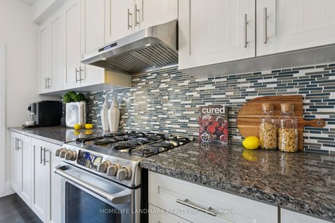 Photo 12 at 59 Kenneth Wood Crescent, Newtonbrook East, Toronto