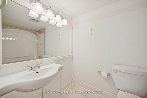 Photo 16 at 204 - 250 Davis Drive, Central Newmarket, Newmarket