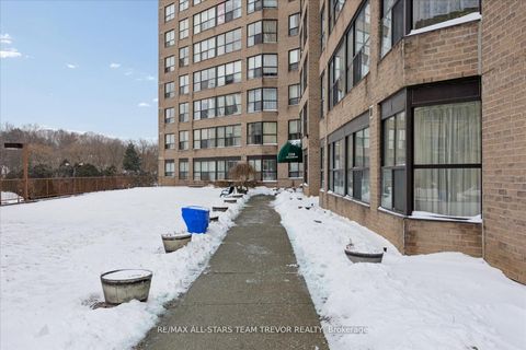 Photo 22 at 204 - 250 Davis Drive, Central Newmarket, Newmarket