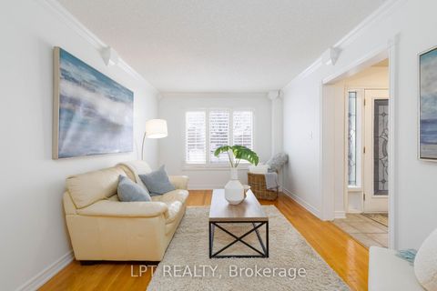 Photo 5 at 36 Ivygreen Road, Keswick North, Georgina