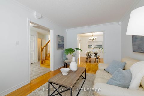 Photo 6 at 36 Ivygreen Road, Keswick North, Georgina