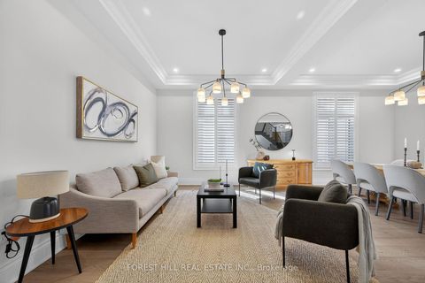 Photo 3 at 71 Sofia Olivia Crescent, Patterson, Vaughan