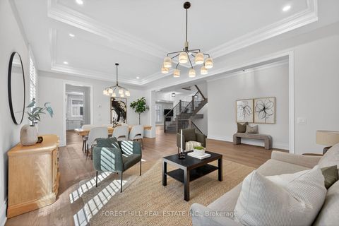 Photo 5 at 71 Sofia Olivia Crescent, Patterson, Vaughan