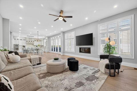 Photo 25 at 71 Sofia Olivia Crescent, Patterson, Vaughan