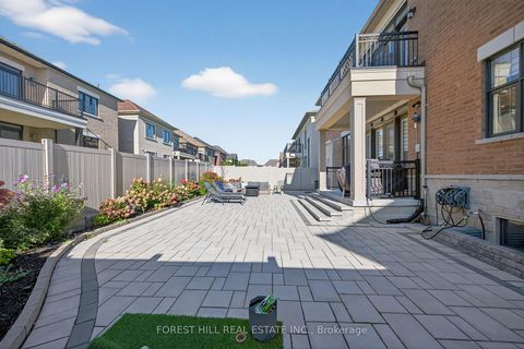 Photo 45 at 71 Sofia Olivia Crescent, Patterson, Vaughan