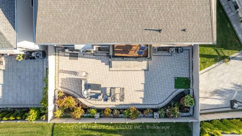 Photo 48 at 71 Sofia Olivia Crescent, Patterson, Vaughan