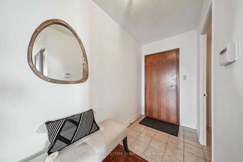 Photo 3 at 1716 - 268 Ridley Boulevard, Nortown, Toronto