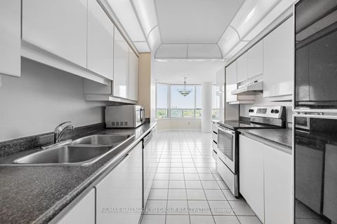 Photo 9 at 1203 - 7 Townsgate Drive, Yorkhill, Vaughan