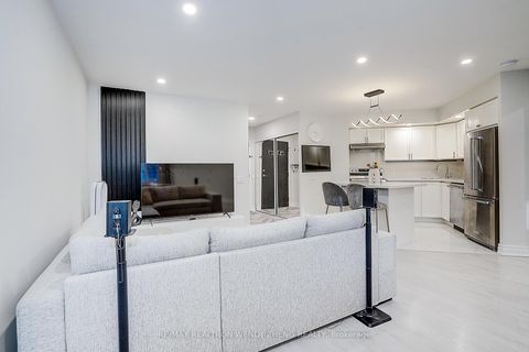 Photo 4 at 314 - 5 Northtown Way, Willowdale East, Toronto