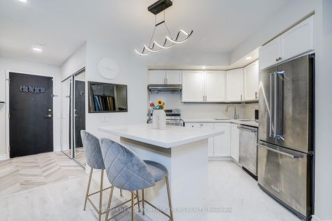 Photo 5 at 314 - 5 Northtown Way, Willowdale East, Toronto