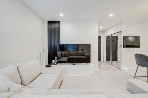 Photo 17 at 314 - 5 Northtown Way, Willowdale East, Toronto