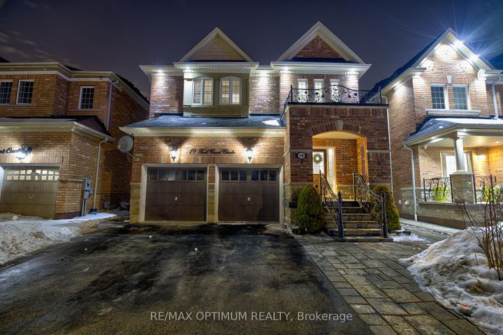 Photo 2 at 19 Teal Crest Circle, Credit Valley, Brampton