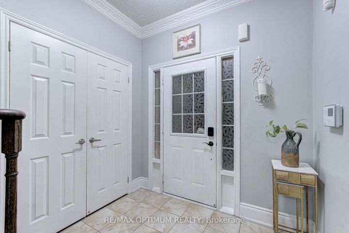 Photo 4 at 19 Teal Crest Circle, Credit Valley, Brampton