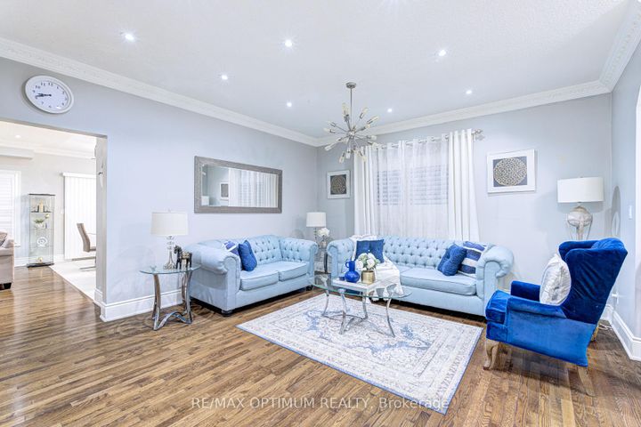 Photo 8 at 19 Teal Crest Circle, Credit Valley, Brampton