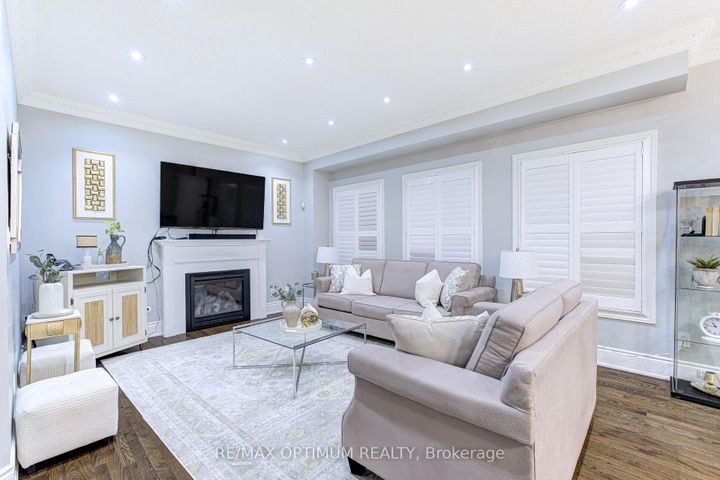 Photo 13 at 19 Teal Crest Circle, Credit Valley, Brampton