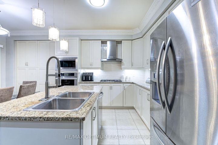 Photo 21 at 19 Teal Crest Circle, Credit Valley, Brampton