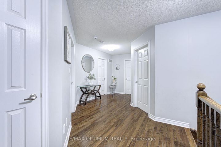 Photo 24 at 19 Teal Crest Circle, Credit Valley, Brampton