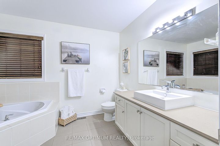 Photo 28 at 19 Teal Crest Circle, Credit Valley, Brampton