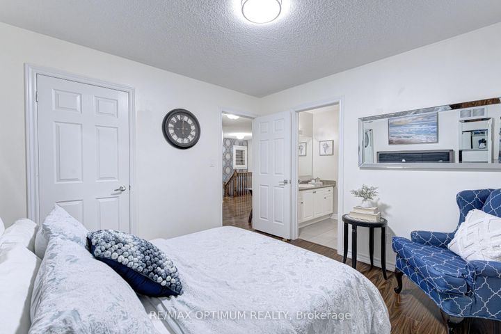 Photo 31 at 19 Teal Crest Circle, Credit Valley, Brampton