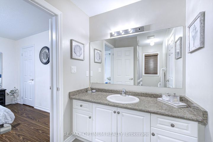 Photo 32 at 19 Teal Crest Circle, Credit Valley, Brampton