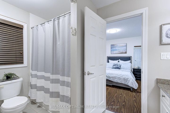 Photo 33 at 19 Teal Crest Circle, Credit Valley, Brampton