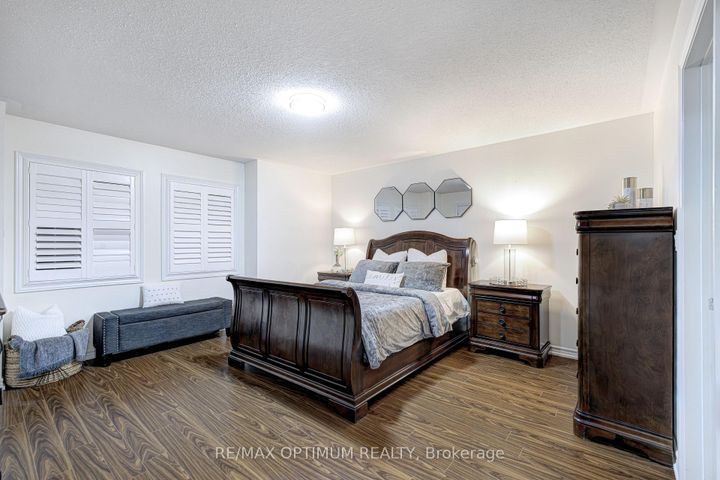 Photo 35 at 19 Teal Crest Circle, Credit Valley, Brampton