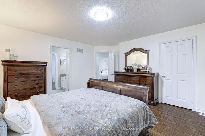 Photo 36 at 19 Teal Crest Circle, Credit Valley, Brampton