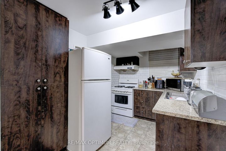 Photo 44 at 19 Teal Crest Circle, Credit Valley, Brampton