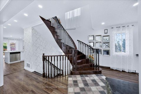 Photo 13 at 200 Yellowood Circle, Maple, Vaughan