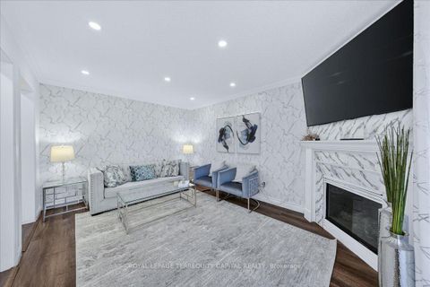 Photo 19 at 200 Yellowood Circle, Maple, Vaughan