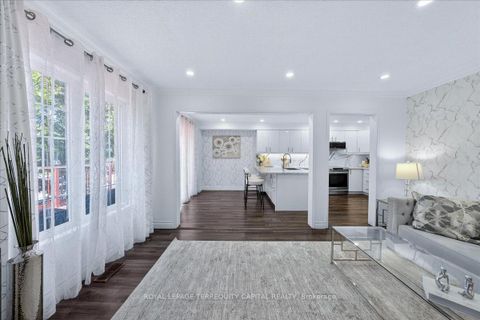 Photo 22 at 200 Yellowood Circle, Maple, Vaughan