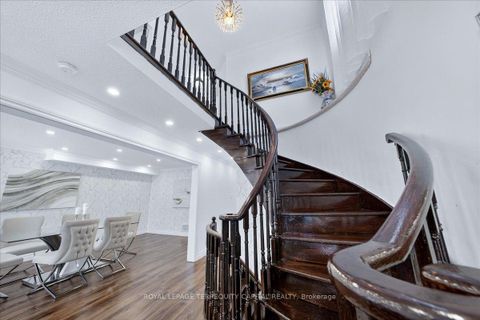 Photo 25 at 200 Yellowood Circle, Maple, Vaughan