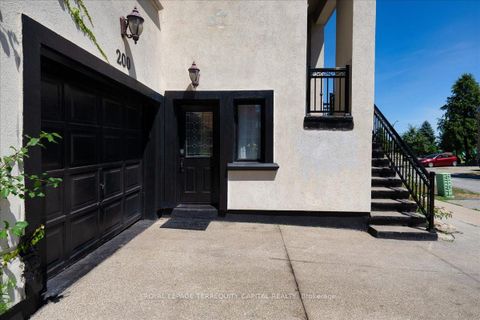 Photo 35 at 200 Yellowood Circle, Maple, Vaughan