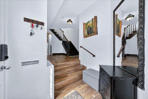 Photo 36 at 200 Yellowood Circle, Maple, Vaughan