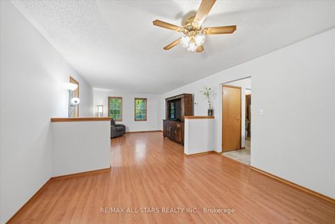 Photo 12 at 62 Evelyn Avenue, Historic Lakeshore Communities, Georgina