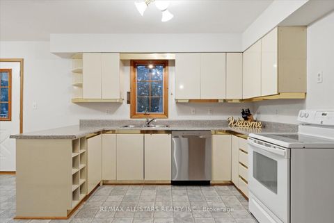 Photo 13 at 62 Evelyn Avenue, Historic Lakeshore Communities, Georgina